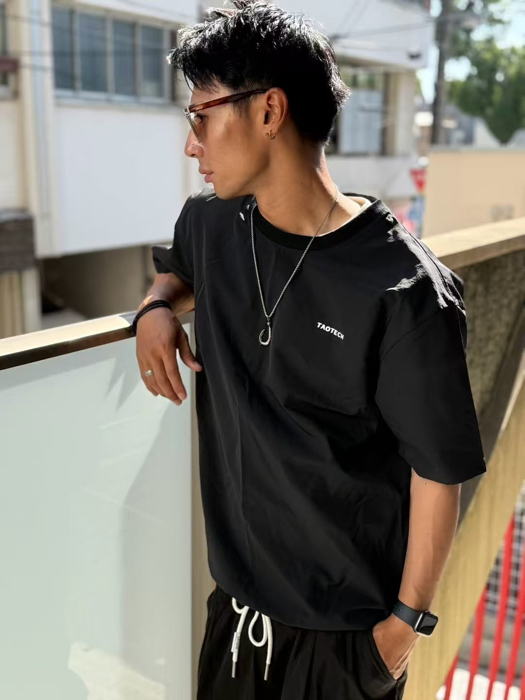シャカシャカストリングTシャツ
