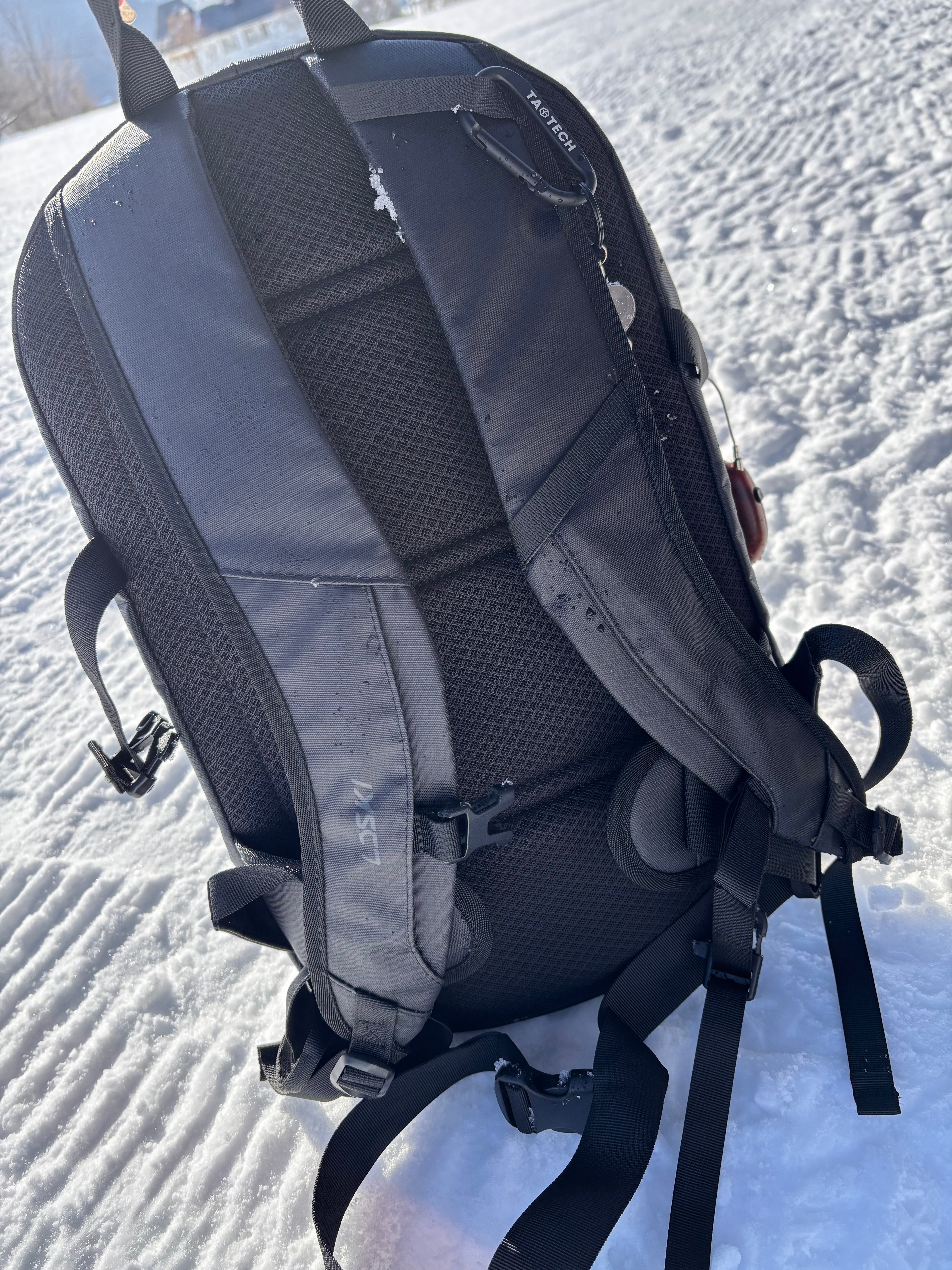 YETI バッグパック　LBG2415