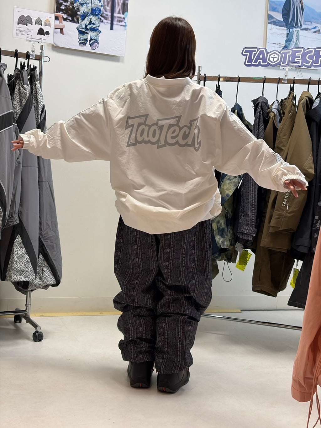 シャカシャカVネック　プルオーバー