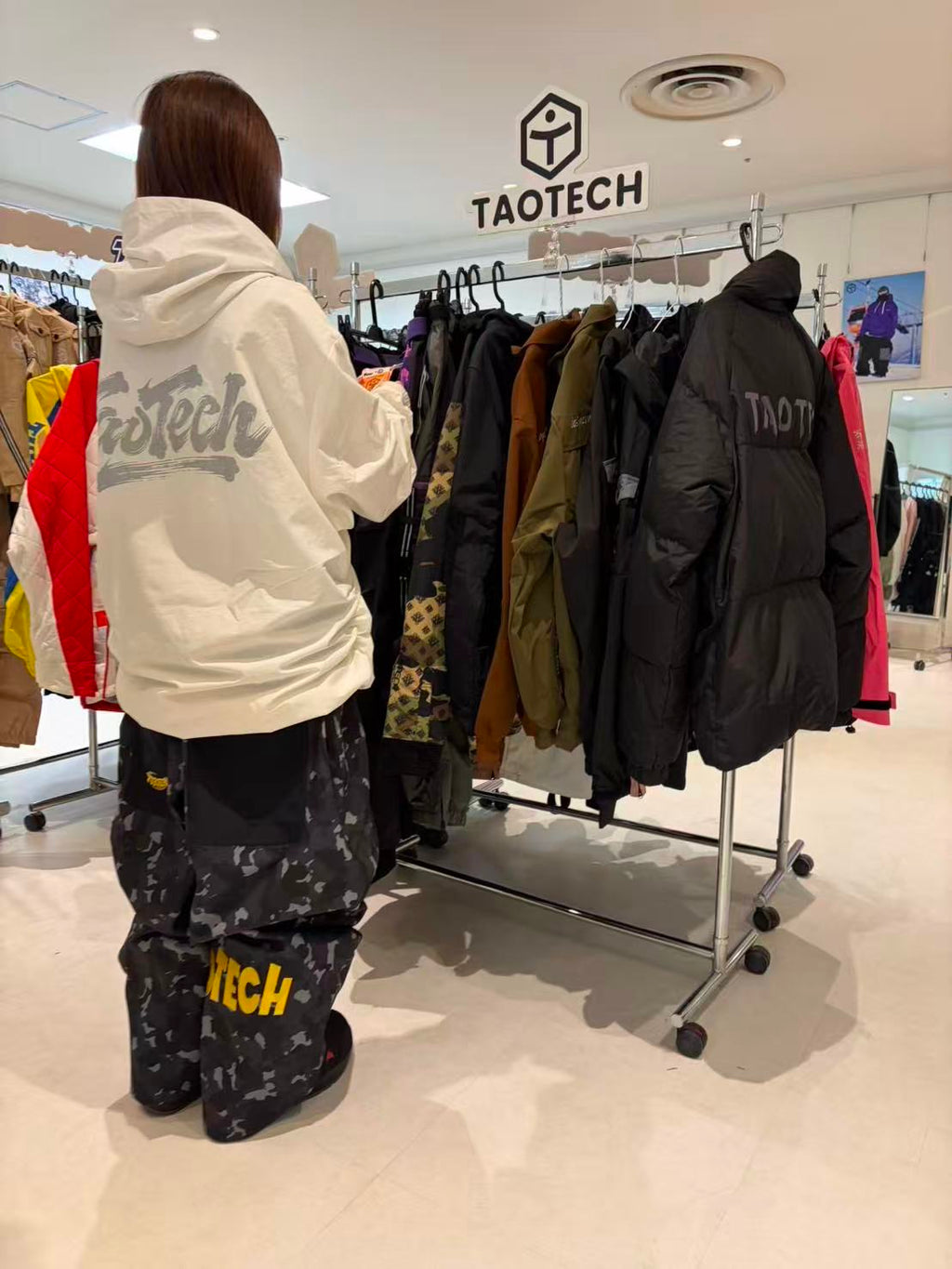 シャカシャカフーディー　ビッグロゴ