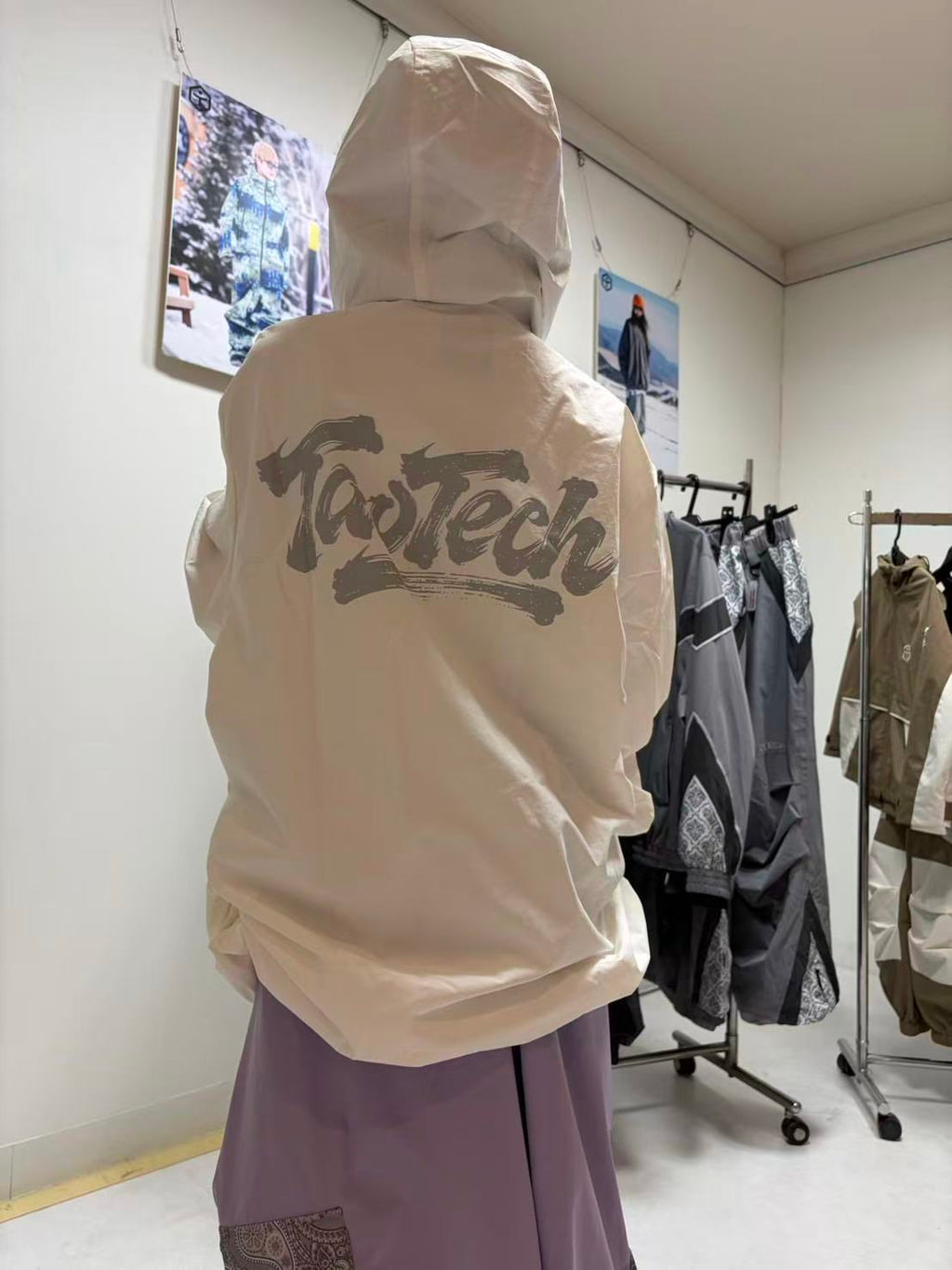 シャカシャカフーディー　ビッグロゴ